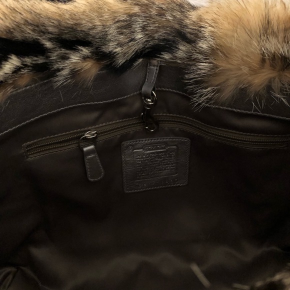 COACH Limited Edition Suede tote bag with Fox fur trim - Picture 6 of 8